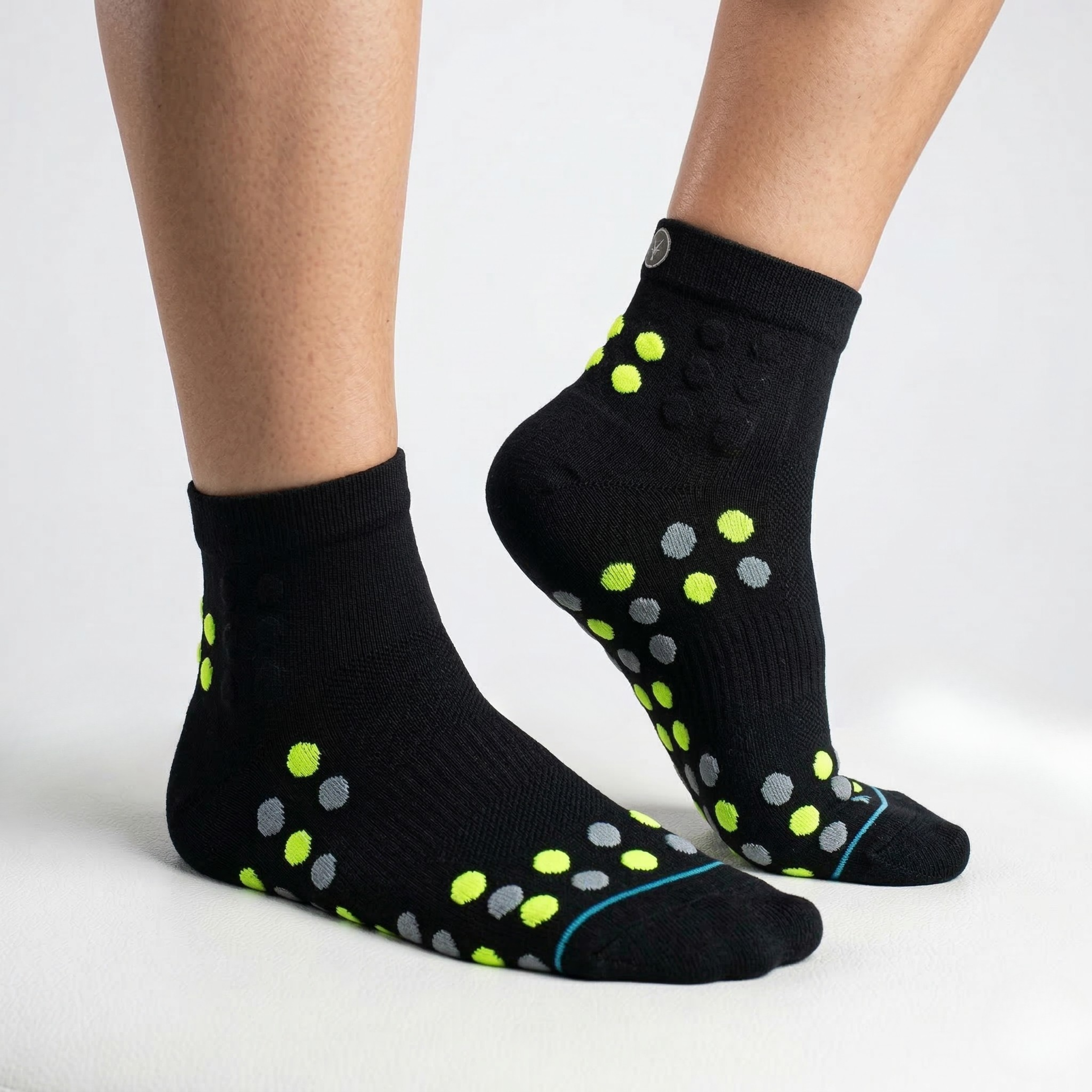 Calcetín Low Cut Dots + Logo Reflectivo