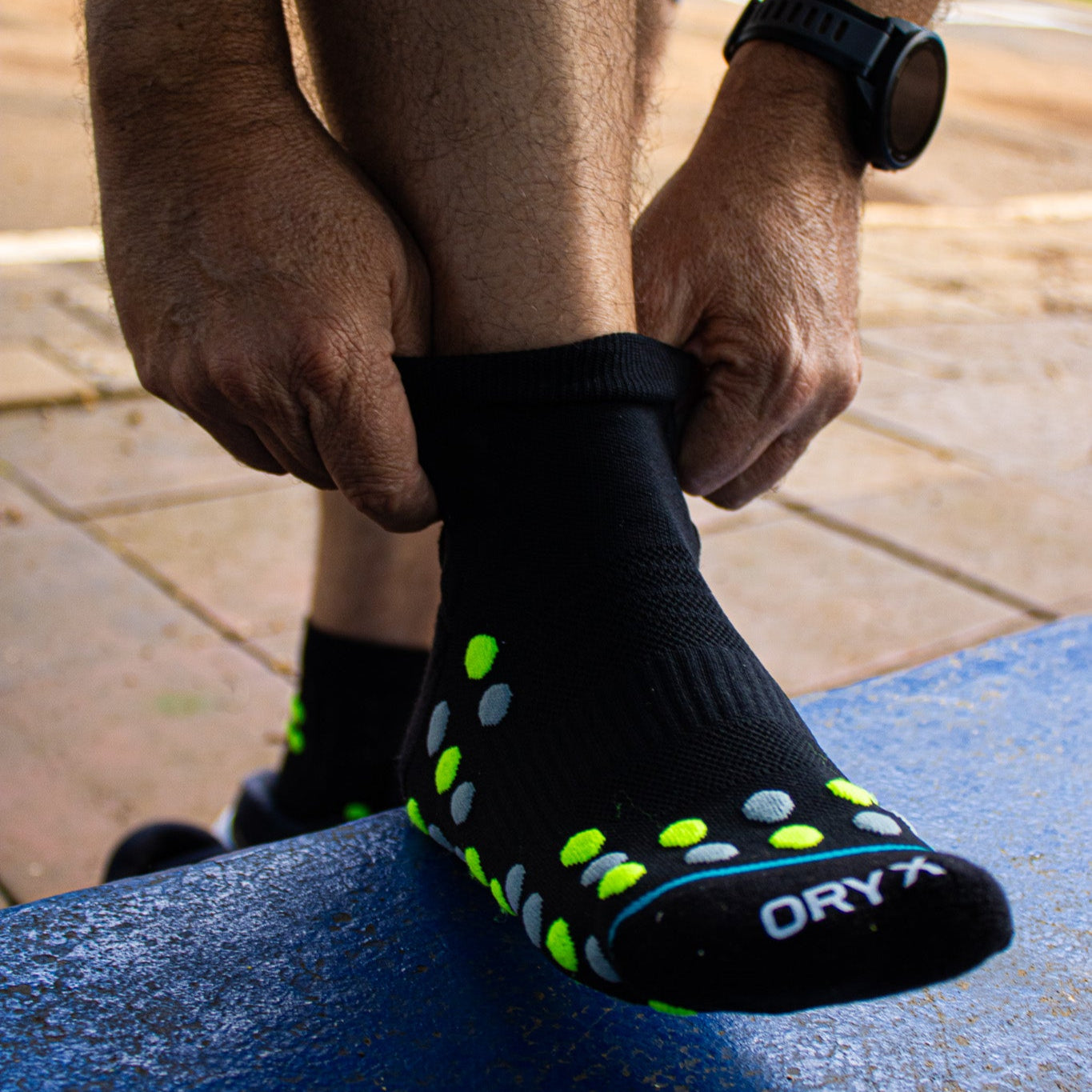 Calcetín Low Cut Dots + Logo Reflectivo